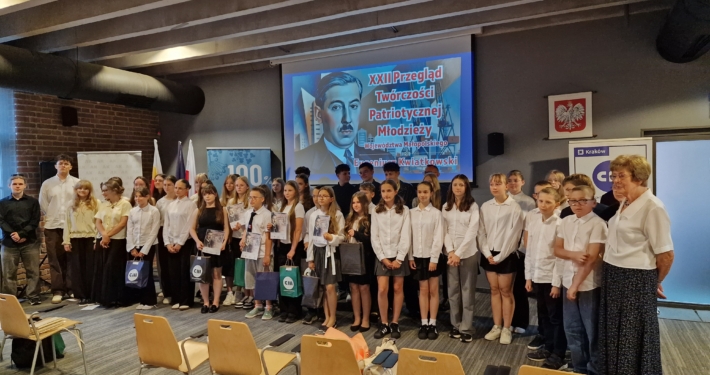 Laureaci XXII Przeglądu Twórczości Patriotycznej Młodzieży podczas gali finałowej w Muzeum Armii Krajowej.