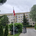 Flaga na maszt przekazana przedszkolu 162 w Krakowie