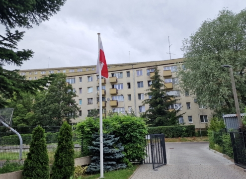 Flaga na maszt przekazana przedszkolu 162 w Krakowie