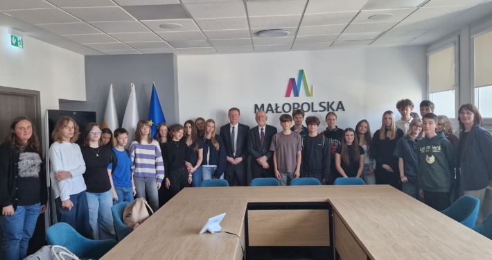 Młodzież XLII LO na spotkaniu w Sejmiku w ramach projektu Młodzież w Małopolsce
