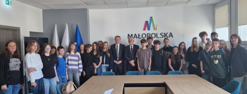 Młodzież XLII LO na spotkaniu w Sejmiku w ramach projektu Młodzież w Małopolsce